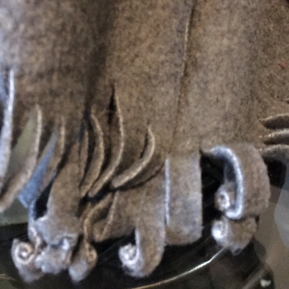 Reversible Wool Hat and Scarf Set - Picture 6 of 6